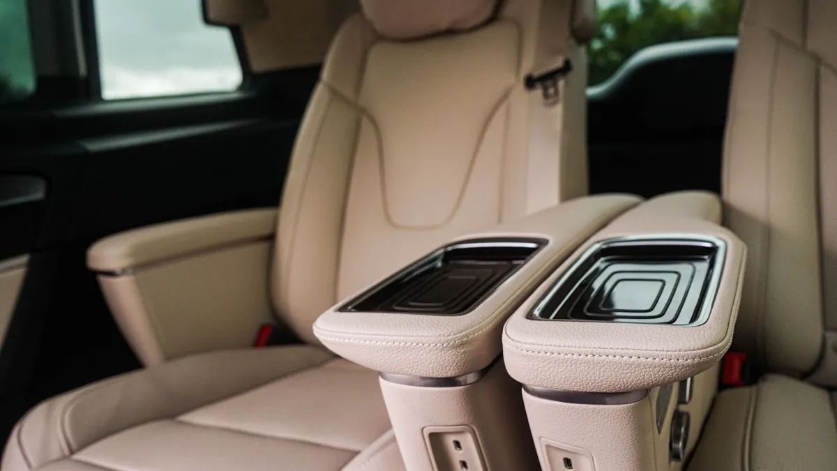 Interior 7